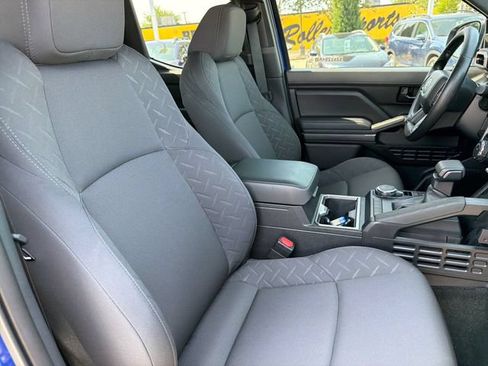 Used 2025 Toyota Tacoma SR5 AWD/4WD image 25