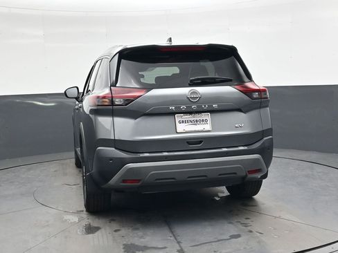 Used 2023 Nissan Rogue SV w/ SV Premium B Package image 5