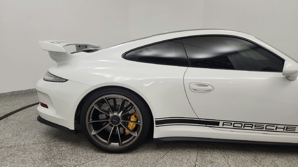 Used 2015 Porsche 911 GT3 RWD image 8