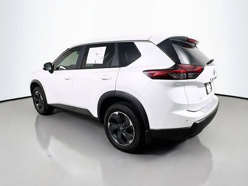 Used 2025 Nissan Rogue SV FWD image 4