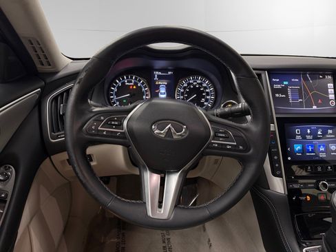 Used 2019 INFINITI Q50 Luxe w/ Essential Package (3.0T Luxe) AWD/4WD image 12
