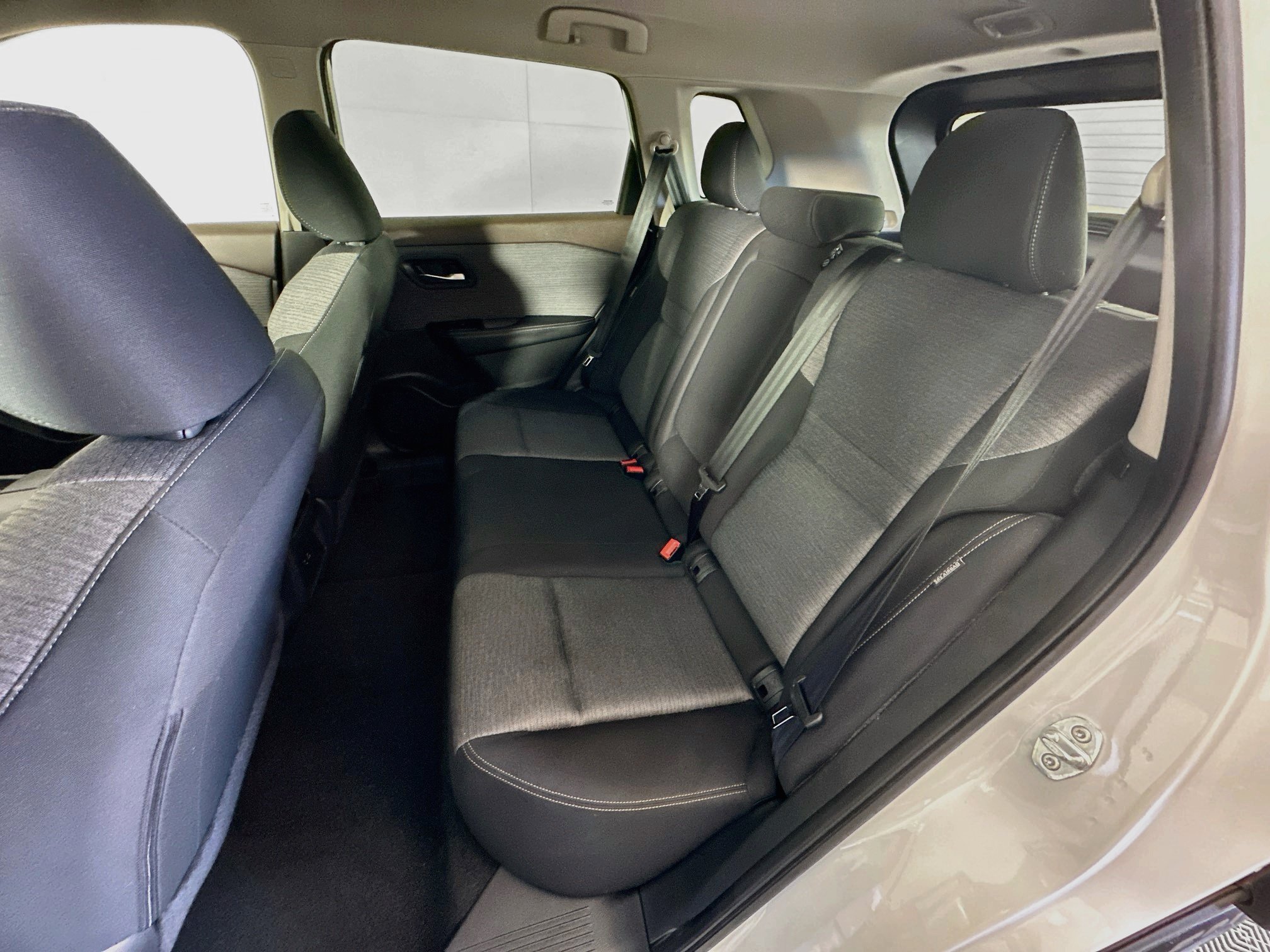 Used 2023 Nissan Rogue SV FWD image 27