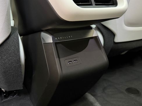 Certified 2024 Cadillac Lyriq Luxury RWD image 40