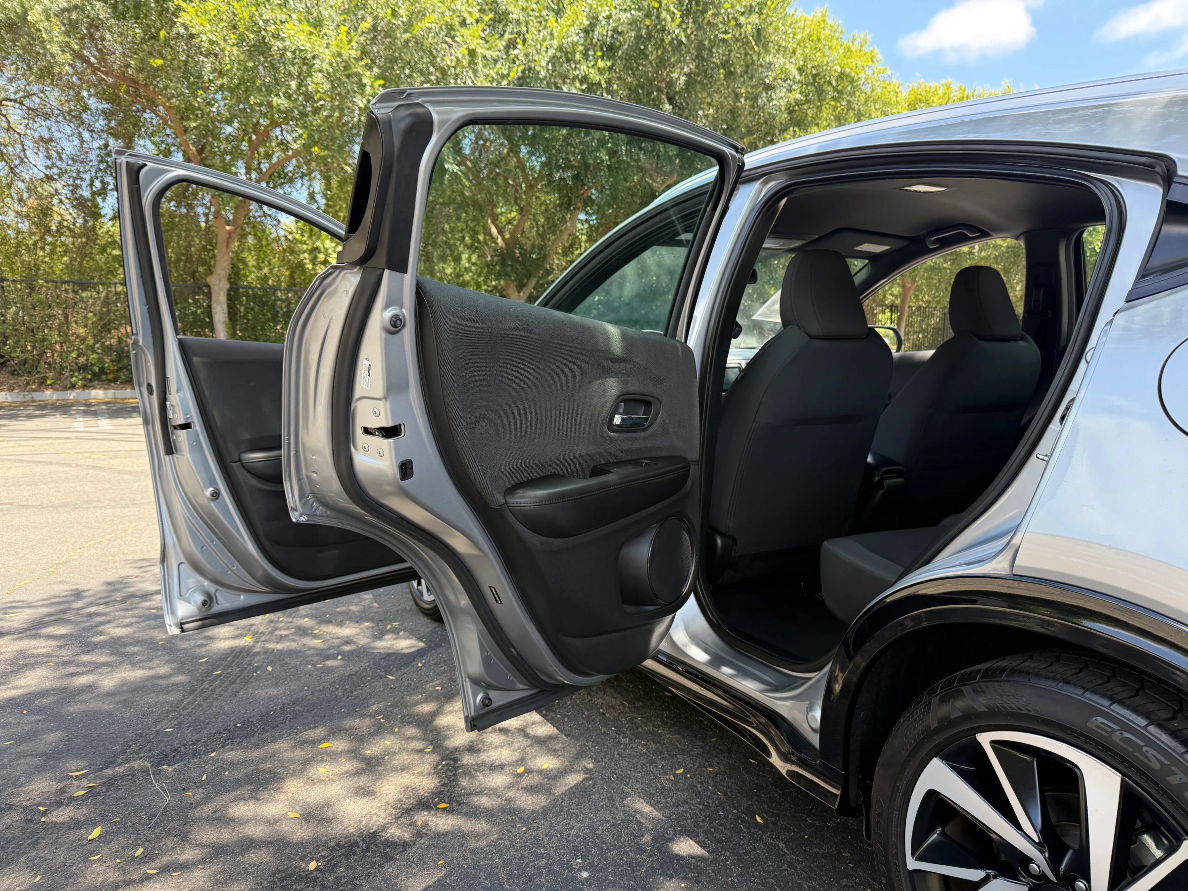 Used 2019 Honda HR-V Sport image 25