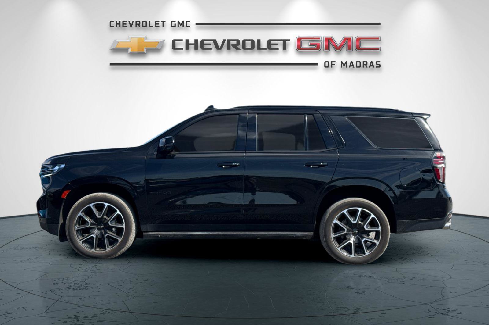 Used 2022 Chevrolet Tahoe RST w/ Sport Performance Package AWD/4WD image 6