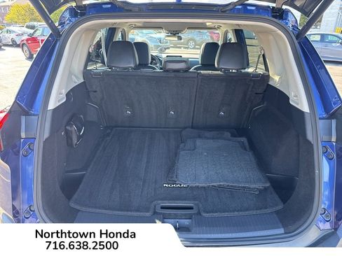 Used 2021 Nissan Rogue SV w/ Premium Package image 18