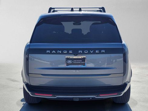 Used 2024 Land Rover Range Rover SE AWD/4WD image 4