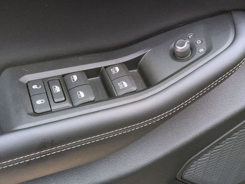 Certified 2024 Jeep Grand Cherokee L Limited w/ Luxury Tech Group II image 16