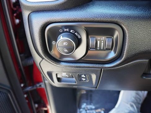 Used 2019 RAM 1500 Big Horn AWD/4WD image 22