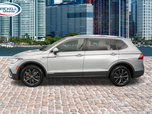 Used 2022 Volkswagen Tiguan SE FWD image 4