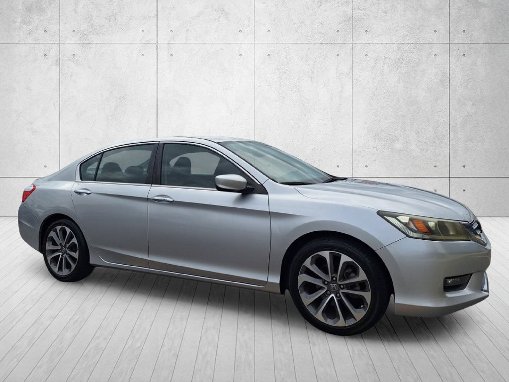 Used 2015 Honda Accord Sport image 3