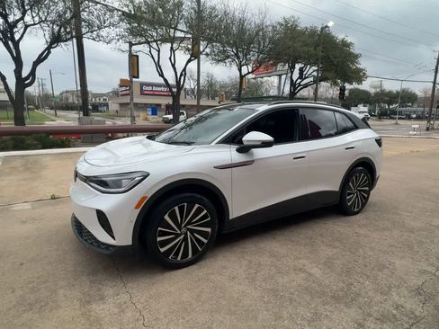 Used 2024 Volkswagen ID.4 S image 4