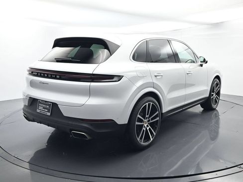 Certified 2024 Porsche Cayenne AWD/4WD image 14
