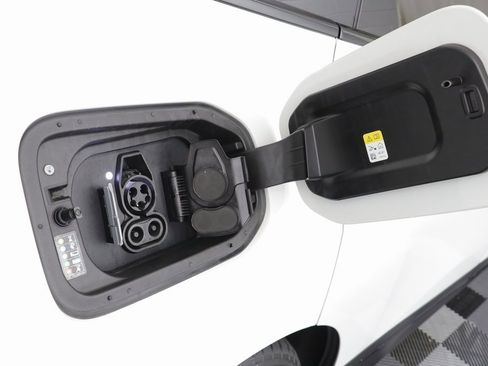 Used 2025 BMW iX xDrive50 image 20