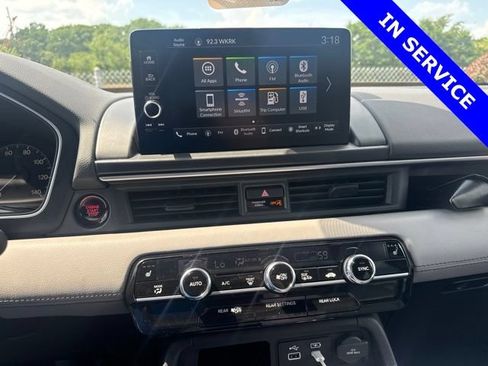 Used 2025 Honda Pilot EX-L image 10