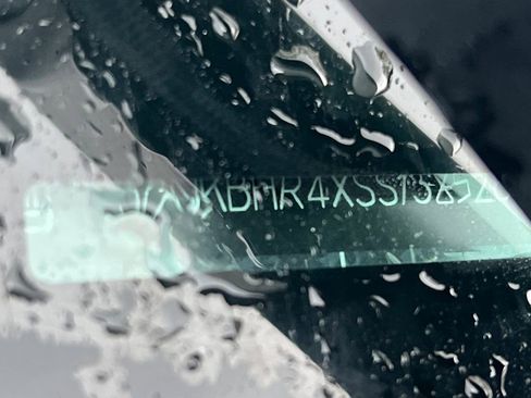 Used 2025 Chevrolet Blazer LT image 3