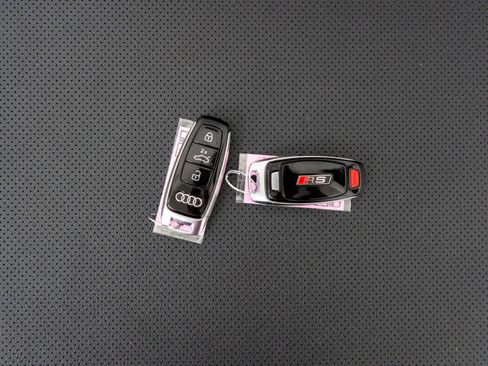 Used 2023 Audi RS e-tron GT w/ Carbon Performance Package AWD/4WD image 21