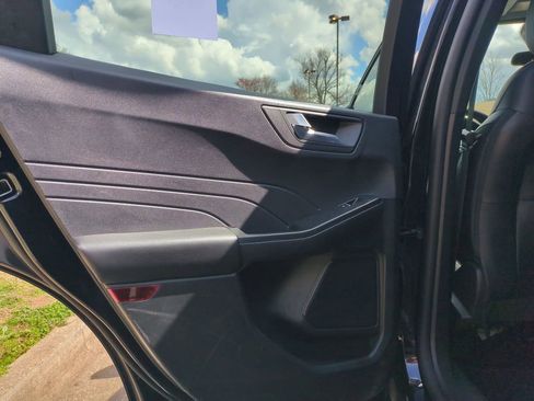 Used 2025 Ford Escape ST-Line image 26