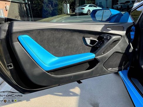 Used 2023 Lamborghini Huracan EVO image 19