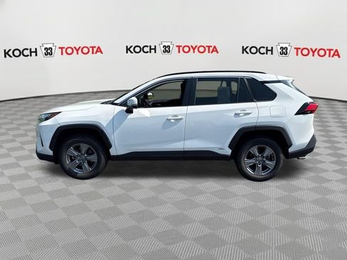 Certified 2022 Toyota RAV4 XLE AWD/4WD image 4