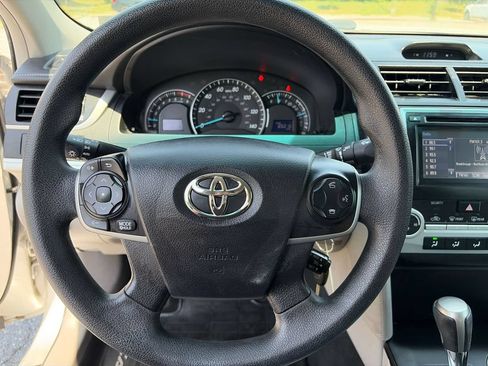 Used 2014 Toyota Camry LE FWD image 21