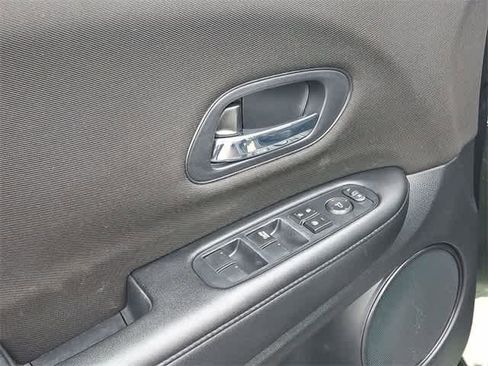 Used 2018 Honda HR-V LX image 26