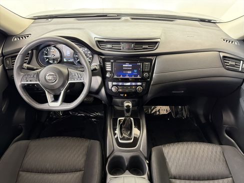 Used 2019 Nissan Rogue SV image 15