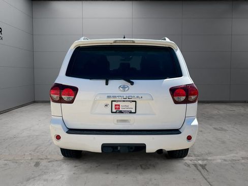 Used 2019 Toyota Sequoia SR5 AWD/4WD image 4