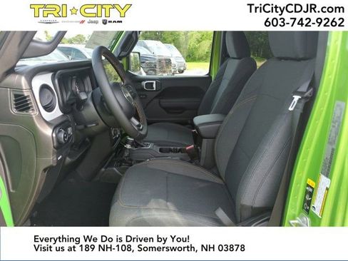 New 2025 Jeep Gladiator Sport image 9