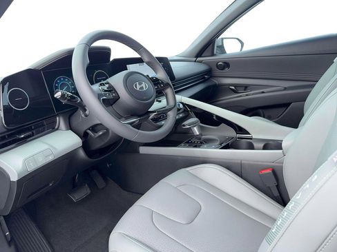 New 2026 Hyundai Elantra Limited FWD image 14