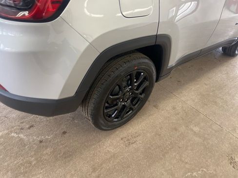 New 2026 Jeep Compass Latitude image 14