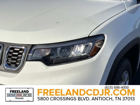 New 2026 Jeep Compass Latitude image 9