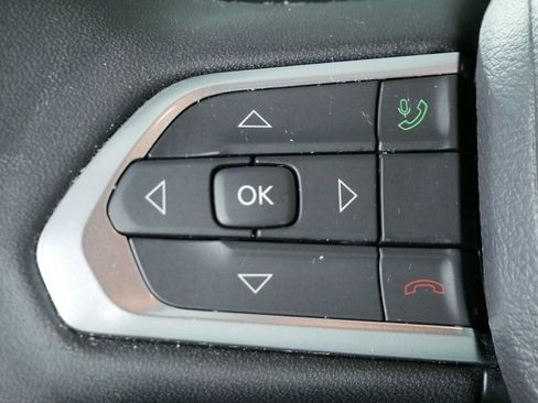 Used 2025 Jeep Compass Latitude AWD/4WD image 25