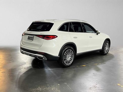 Used 2026 Mercedes-Benz GLC 300 4MATIC image 3
