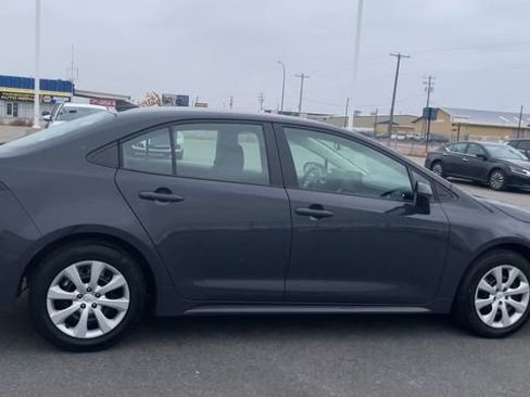Used 2024 Toyota Corolla LE image 2