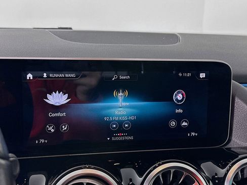 Used 2021 Mercedes-Benz GLA 250 4MATIC w/ Premium Package image 19