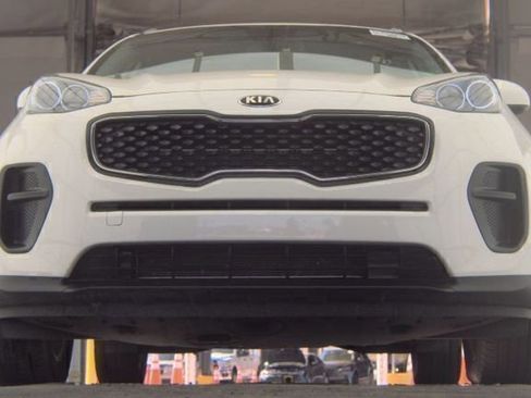 Used 2019 Kia Sportage LX w/ LX Popular Package image 8