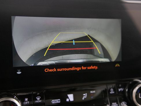 Used 2024 Toyota Highlander Limited AWD/4WD image 27