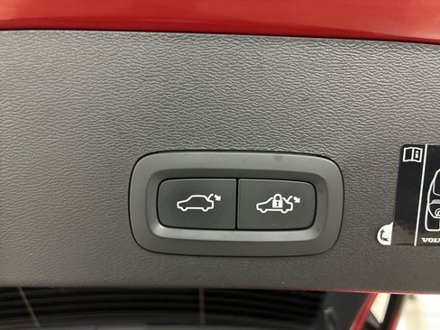 Used 2021 Volvo XC40 T5 R-Design w/ Advanced Package image 25