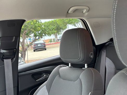 Used 2025 Chevrolet TrailBlazer LT FWD image 13