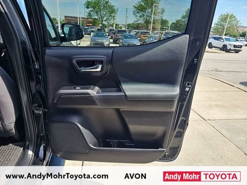 Used 2019 Toyota Tacoma TRD Sport AWD/4WD image 37