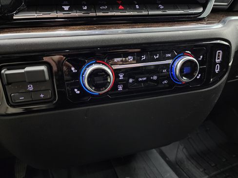 Used 2024 GMC Sierra 2500 SLE w/ SLE Value Package; image 44