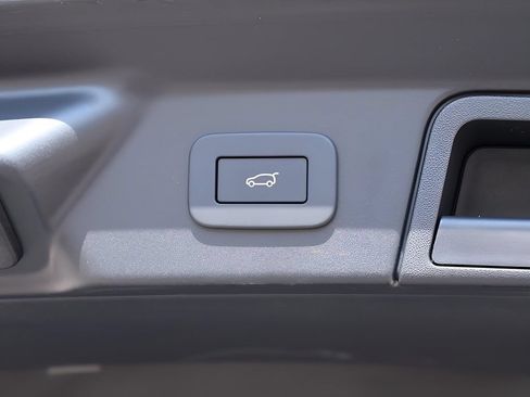 Used 2026 Land Rover Range Rover Velar Autobiography AWD/4WD image 18