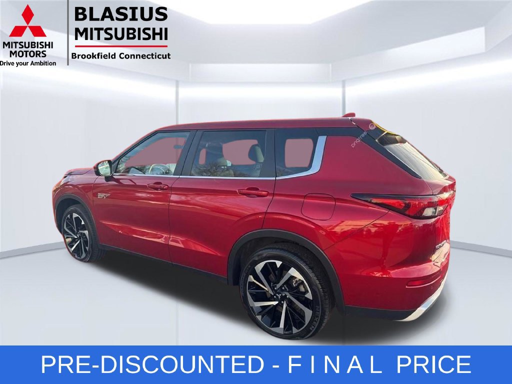 Used 2023 Mitsubishi Outlander 4WD Plug-In Hybrid image 14