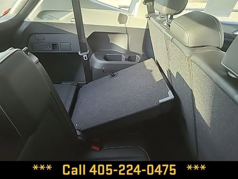 Used 2024 Volkswagen Tiguan SE FWD image 16
