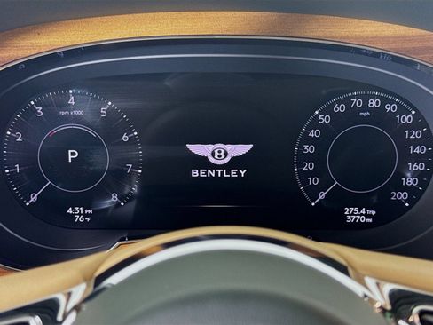 Certified 2025 Bentley Bentayga AWD/4WD image 13