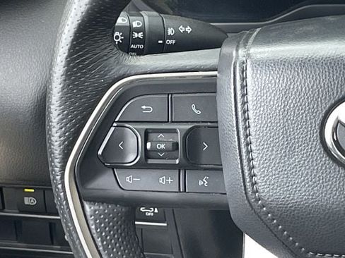 Used 2025 Toyota Tundra Limited AWD/4WD image 13