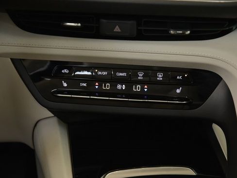 Used 2021 Buick Envision Essence image 19