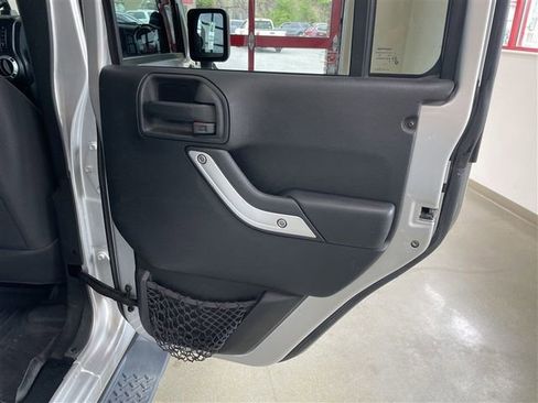 Used 2012 Jeep Wrangler Unlimited Sahara w/ Dual Top Group AWD/4WD image 22