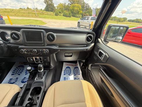 Used 2020 Jeep Gladiator Sport w/ Quick Order Package 24S AWD/4WD image 16